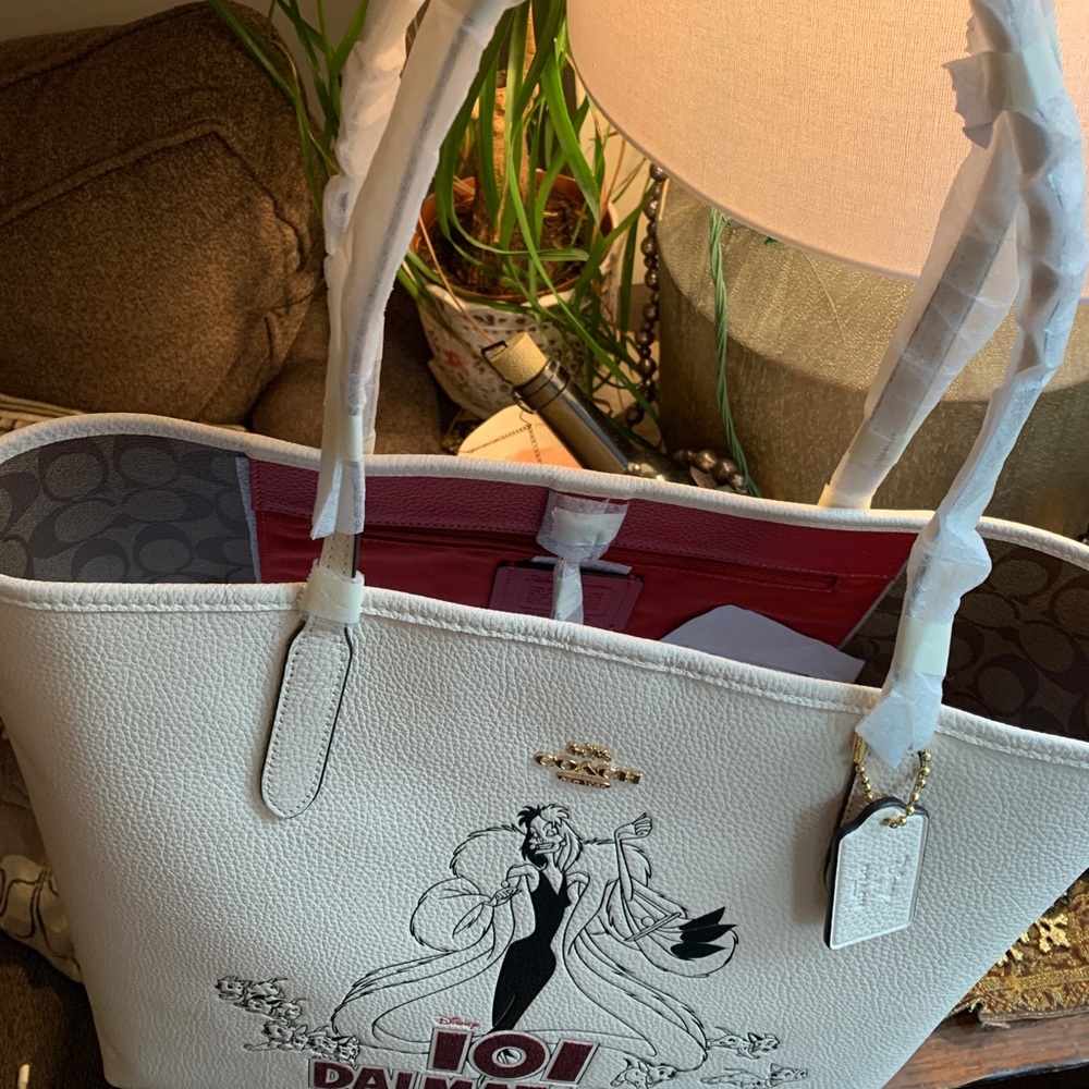RARE🔥Authentic COACH leather/signature coated canvas Cruella snap magnet tote - Picture 9 of 11